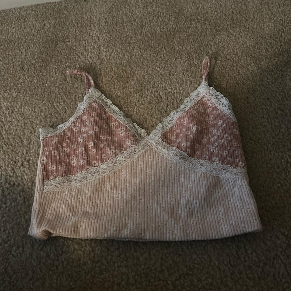 aeropostale pink floral and lace cropped tank